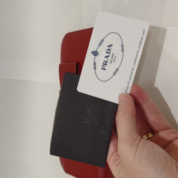 Prada red saffiano leather bow front zip around long wallet - Picture 2 of 12